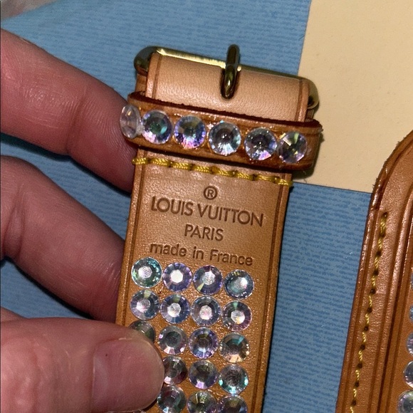 Authentic Louis Vuitton Beige Leather luggage tag Set with Rhinestones - Picture 3 of 5